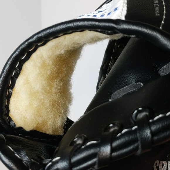 Black Baseball Glove - Picture 11 of 14